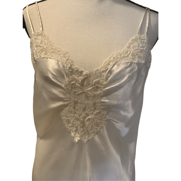 Victoria's Secret White Lace Chemise - Picture 8 of 11